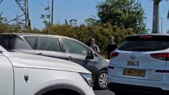 فيديو: مستوطنون يوزعون الحلوى بمقتل إسماعيل هنية في دوار فولفسون ! 